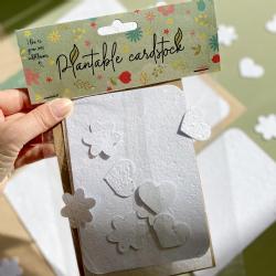 Maak je eigen wenskaarten van bloeipapier
